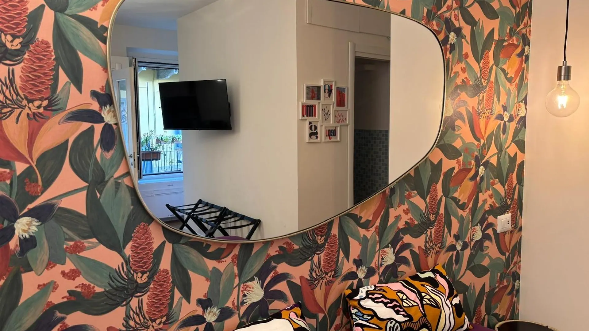 La Vecchia Milano-Les Nubles Vannucci - Il Ballatoio E Il Cortile Italia