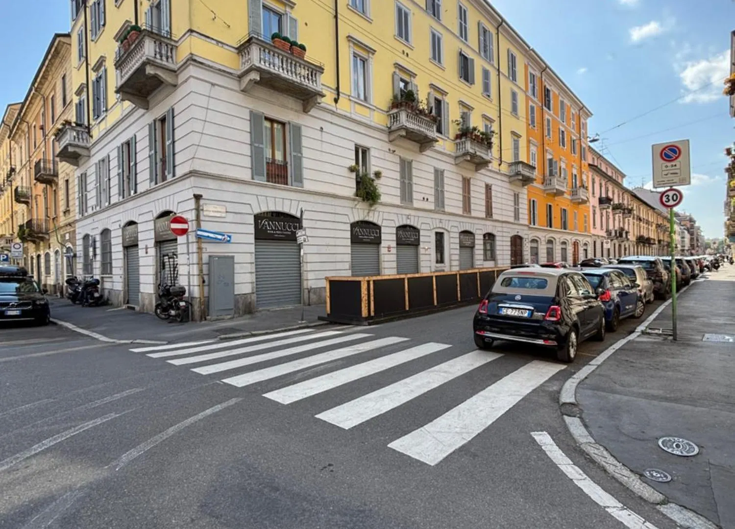 Appartamento La Vecchia Milano-Les Nubles Vannucci - Il Ballatoio E Il Cortile Italia